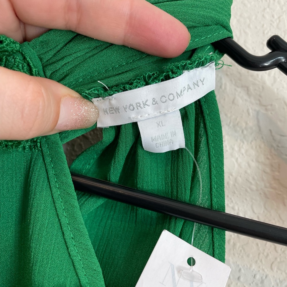 New York & Company Green Halterneck Blouse size XL - Picture 5 of 9